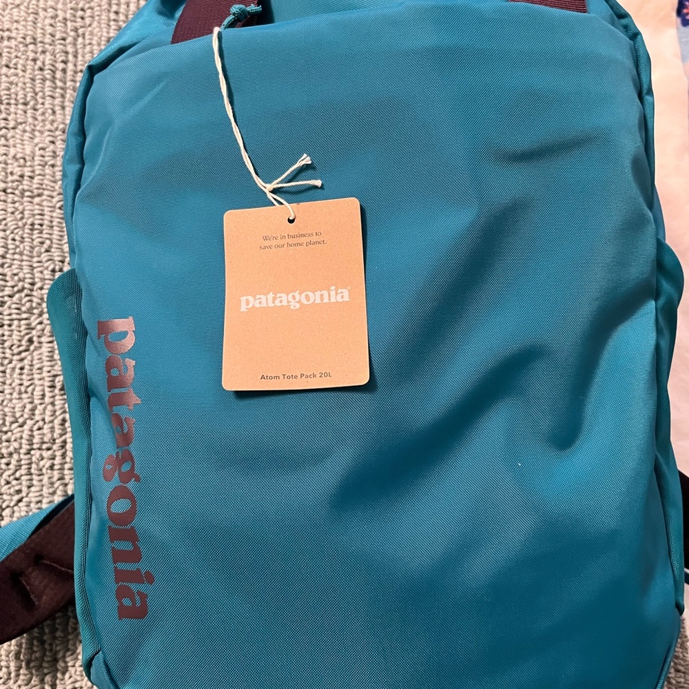 Patagonia Atom Tote Pack 20L
Color: Belay Blue - Picture 5 of 5
